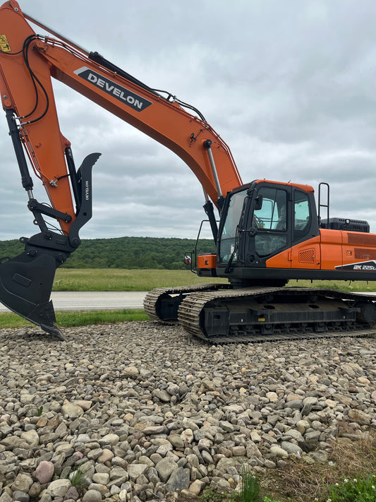 2025 DEVELON DX225LC-7: New
