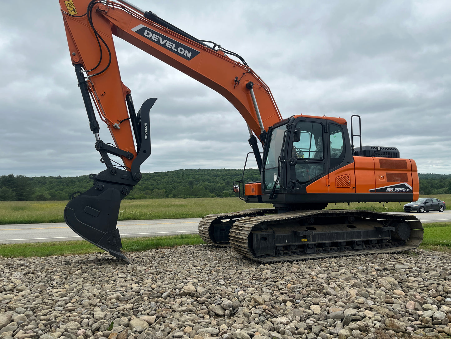 2025 DEVELON DX225LC-7: New