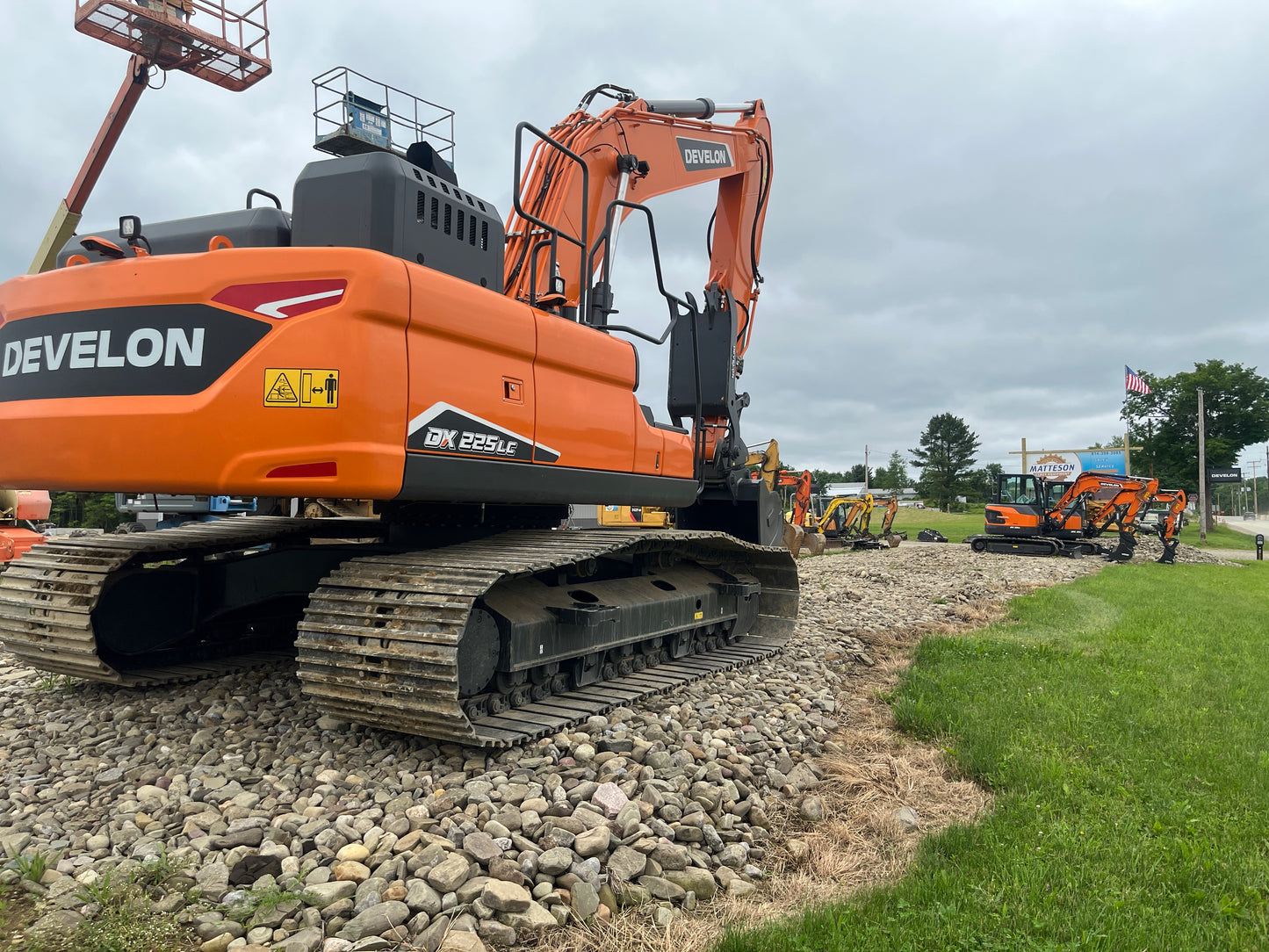 2025 DEVELON DX225LC-7: New