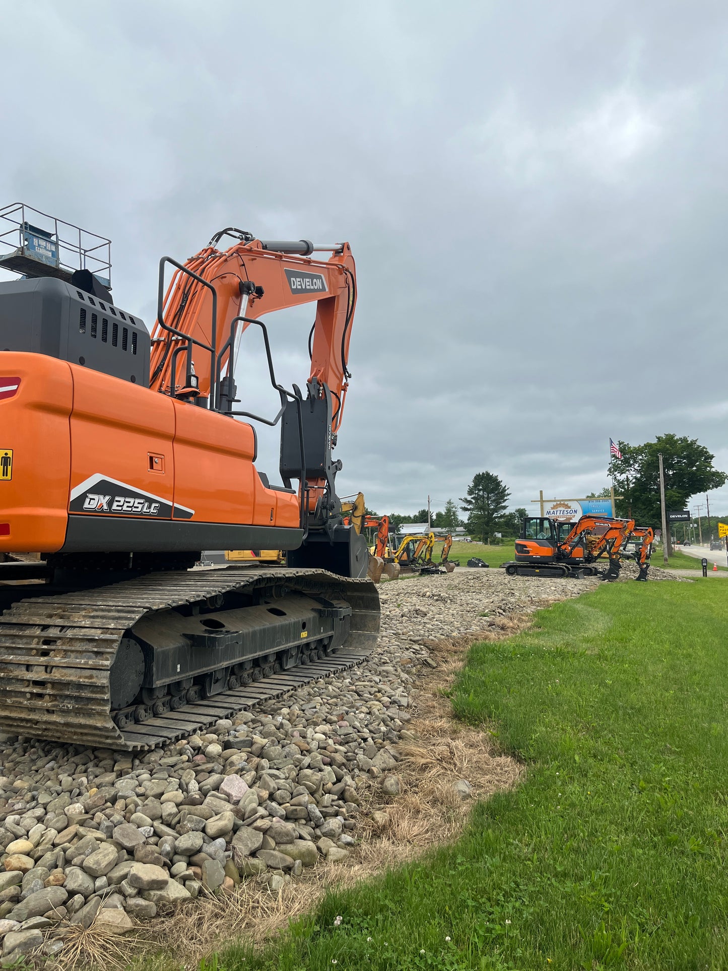 2025 DEVELON DX225LC-7: New