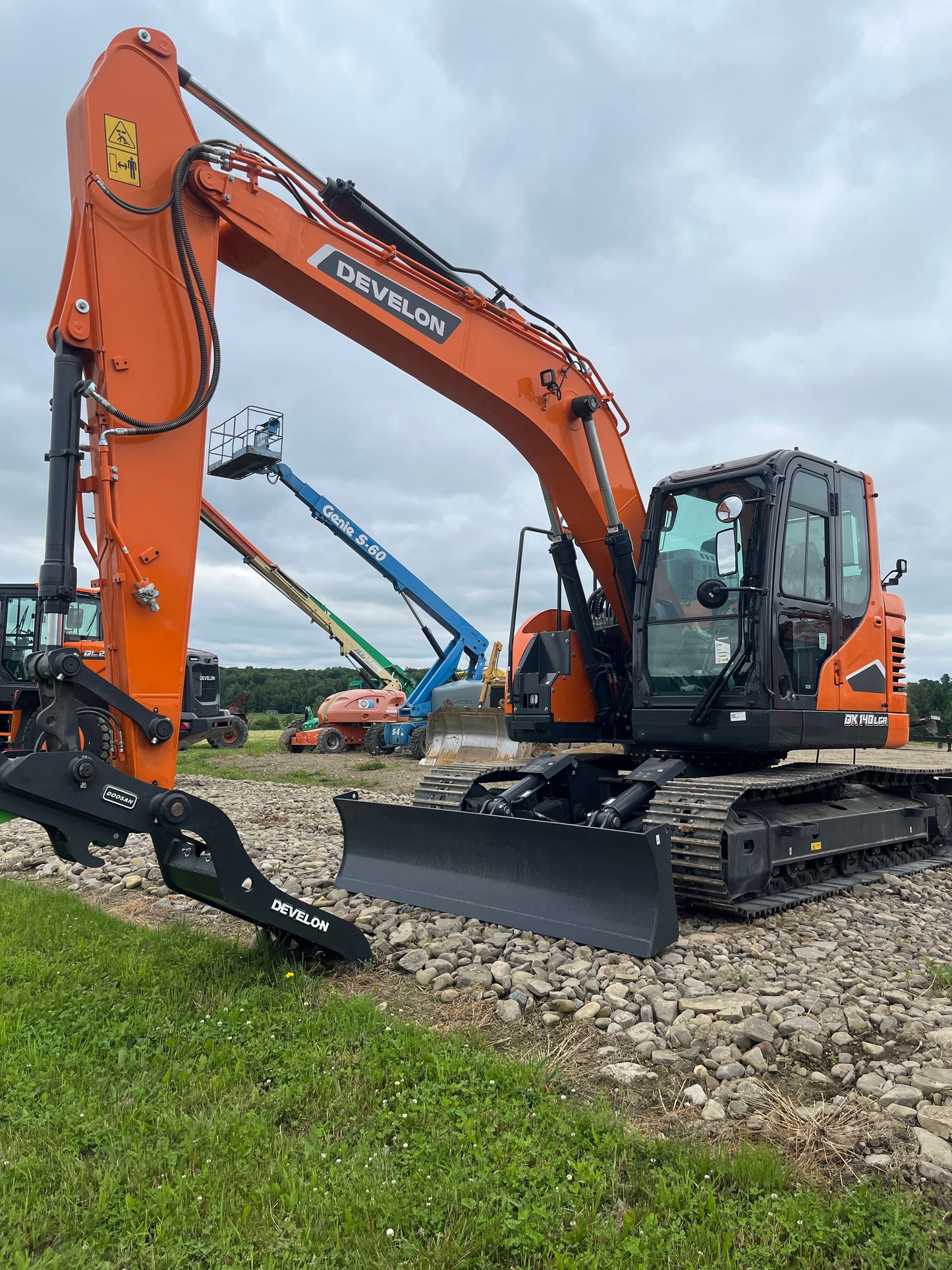 2025 DEVELOIN DX140LCR-7: New
