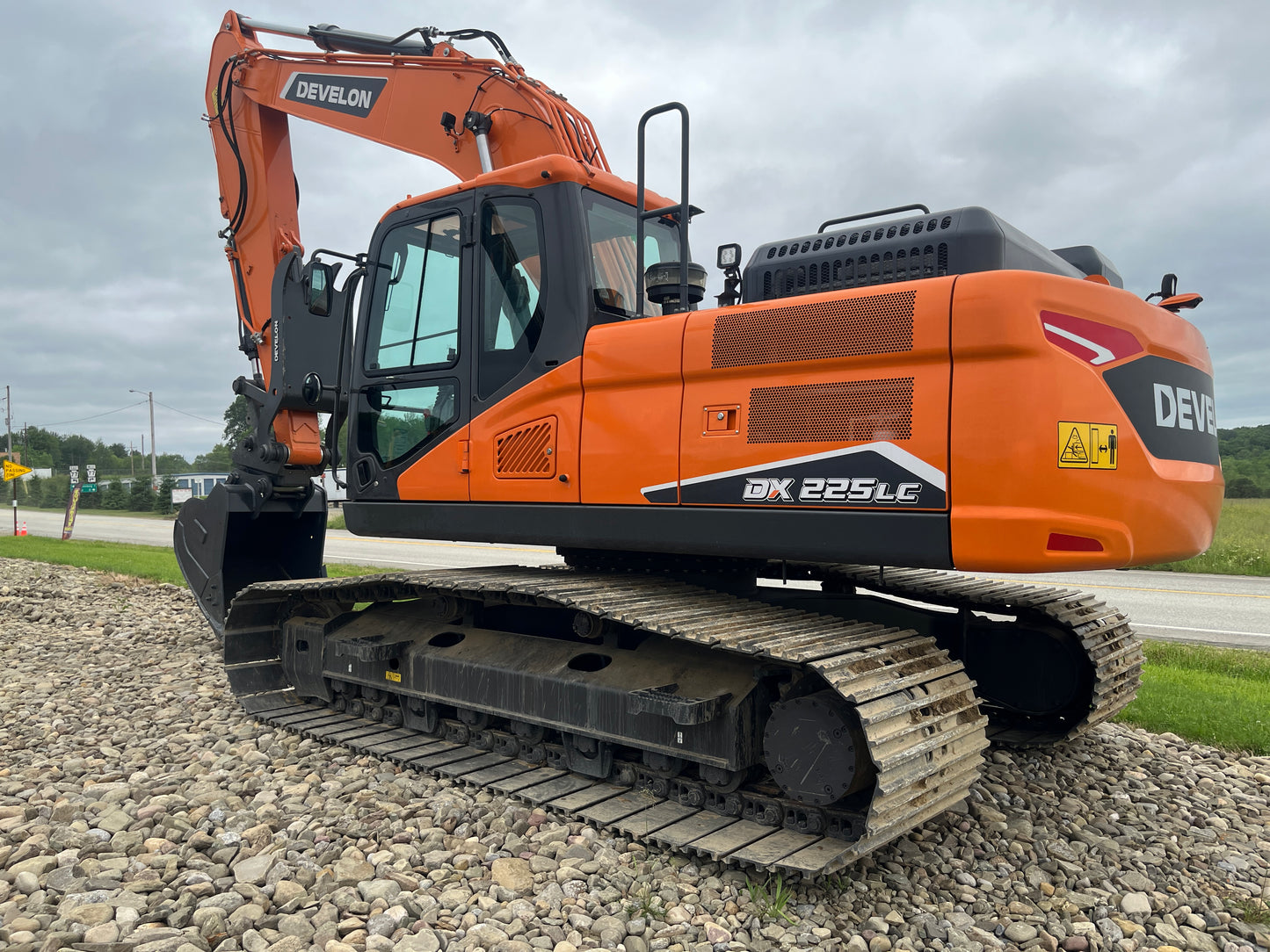 2025 DEVELON DX225LC-7: New