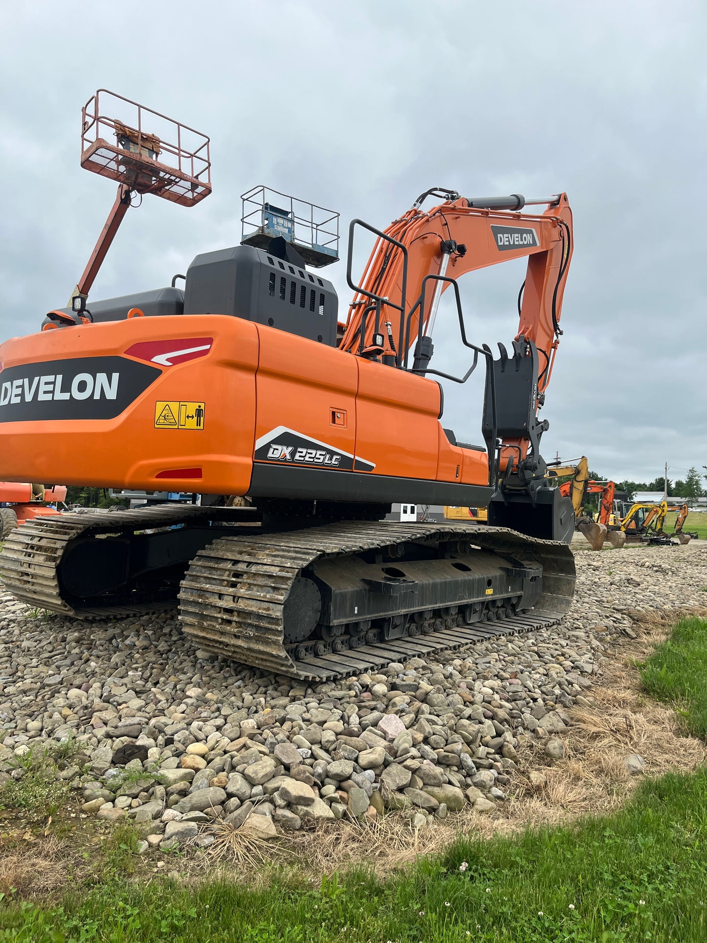 2025 DEVELON DX225LC-7: New