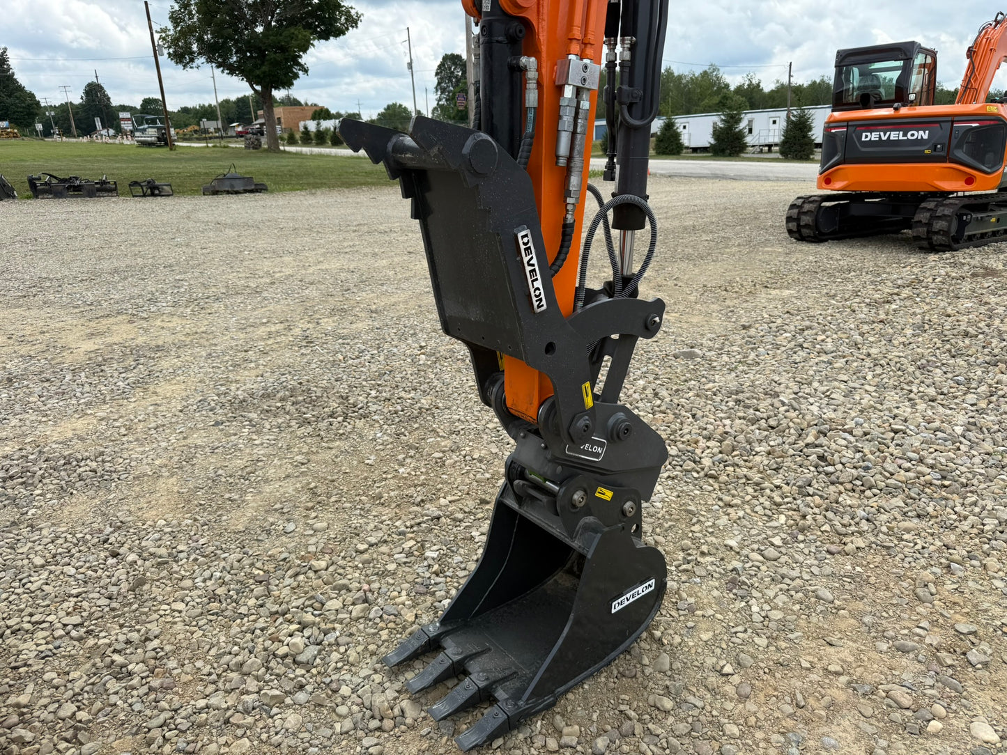 2025 DEVELON DX42-7: New