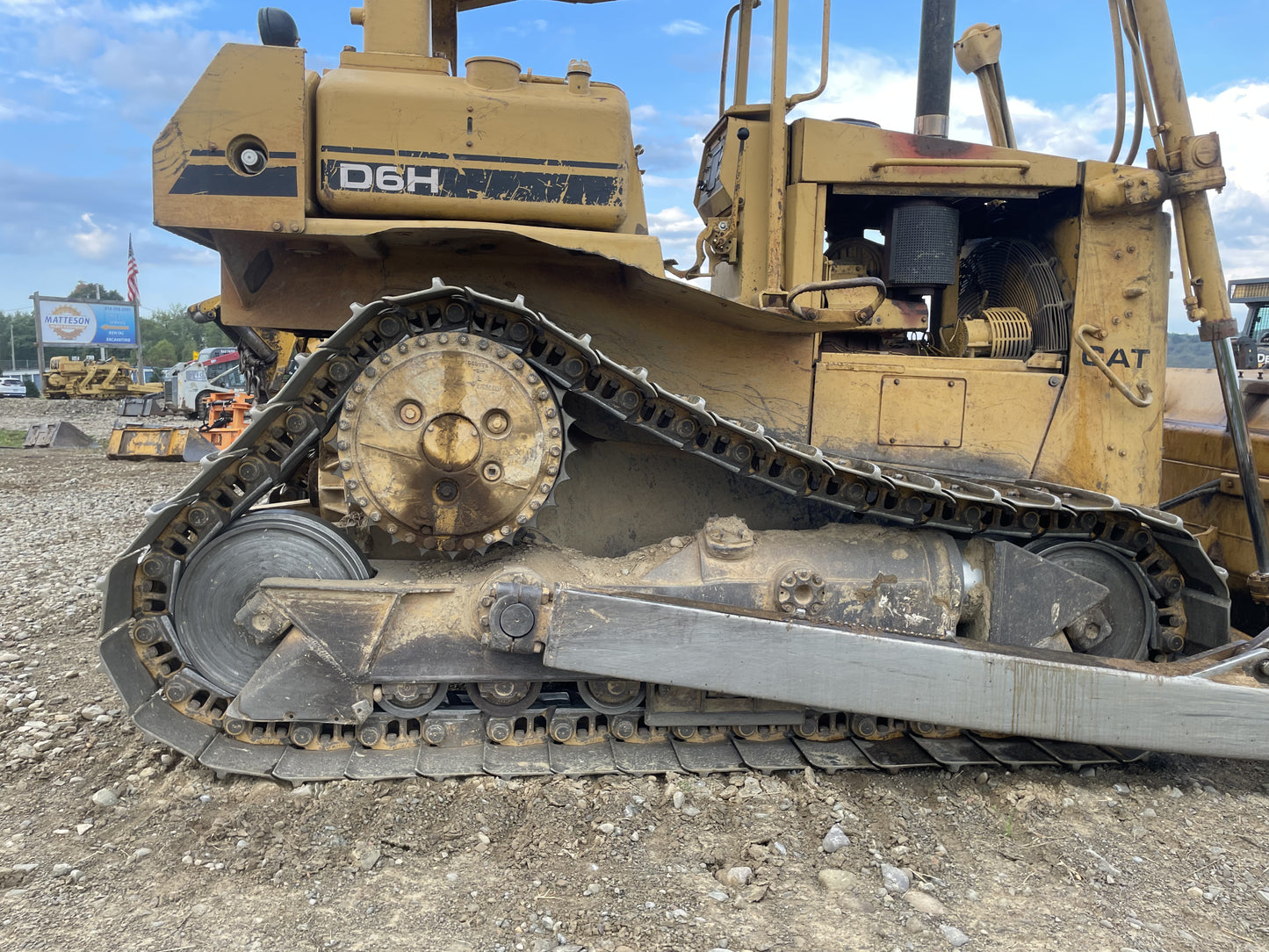 Caterpillar D6H Bulldozer