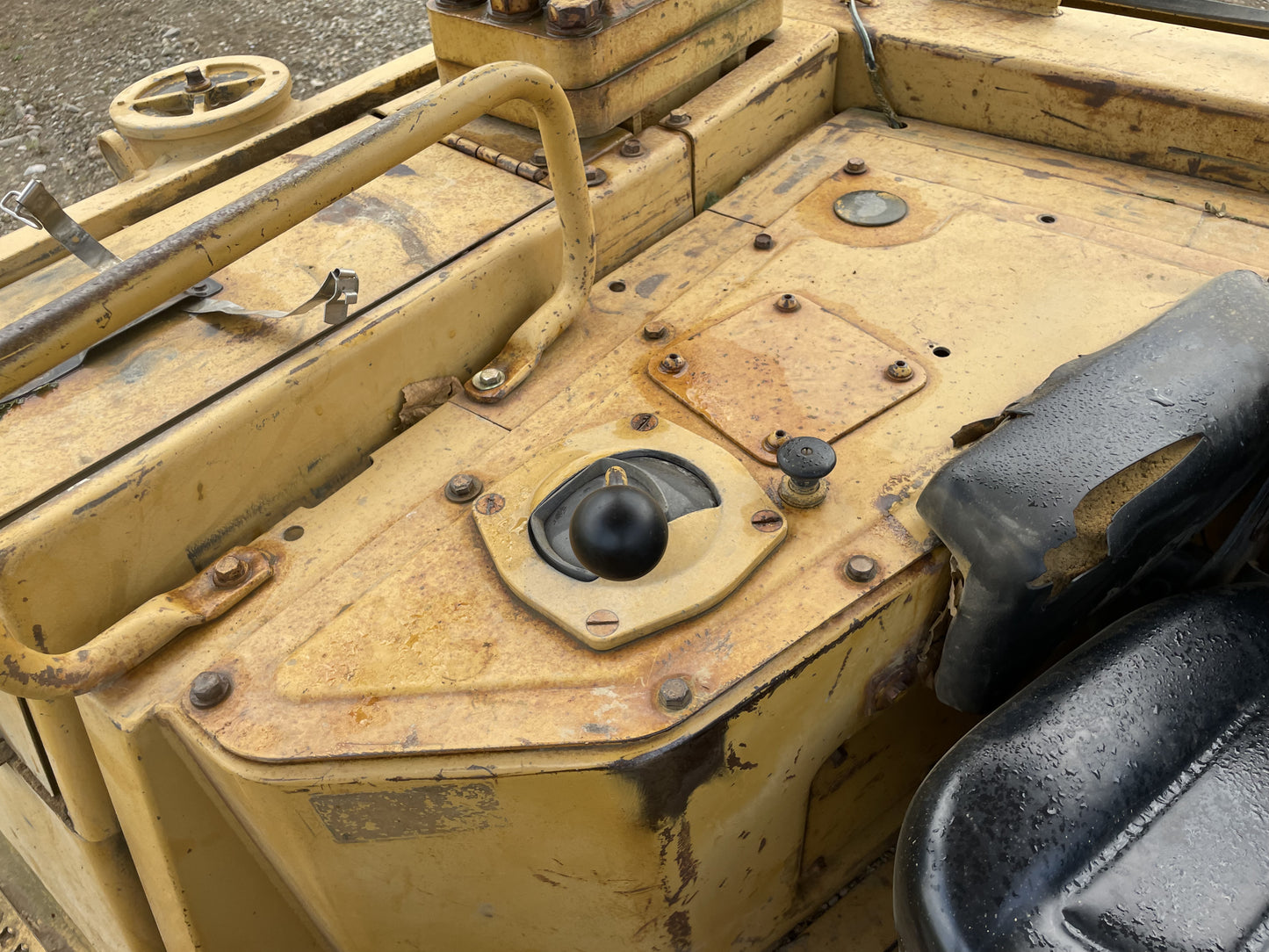 Caterpillar D6H Bulldozer